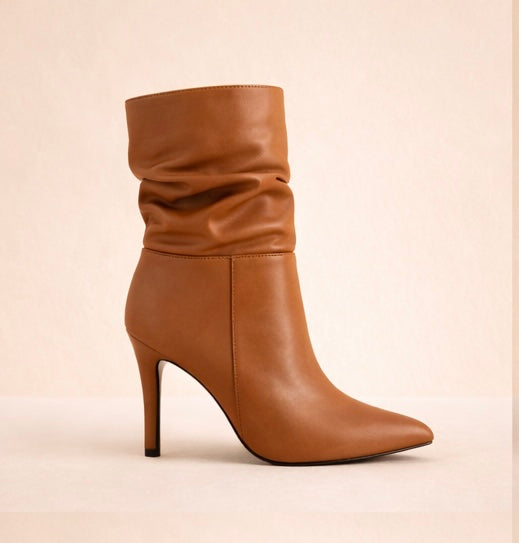 Botin ale camel tipo piel sintetico